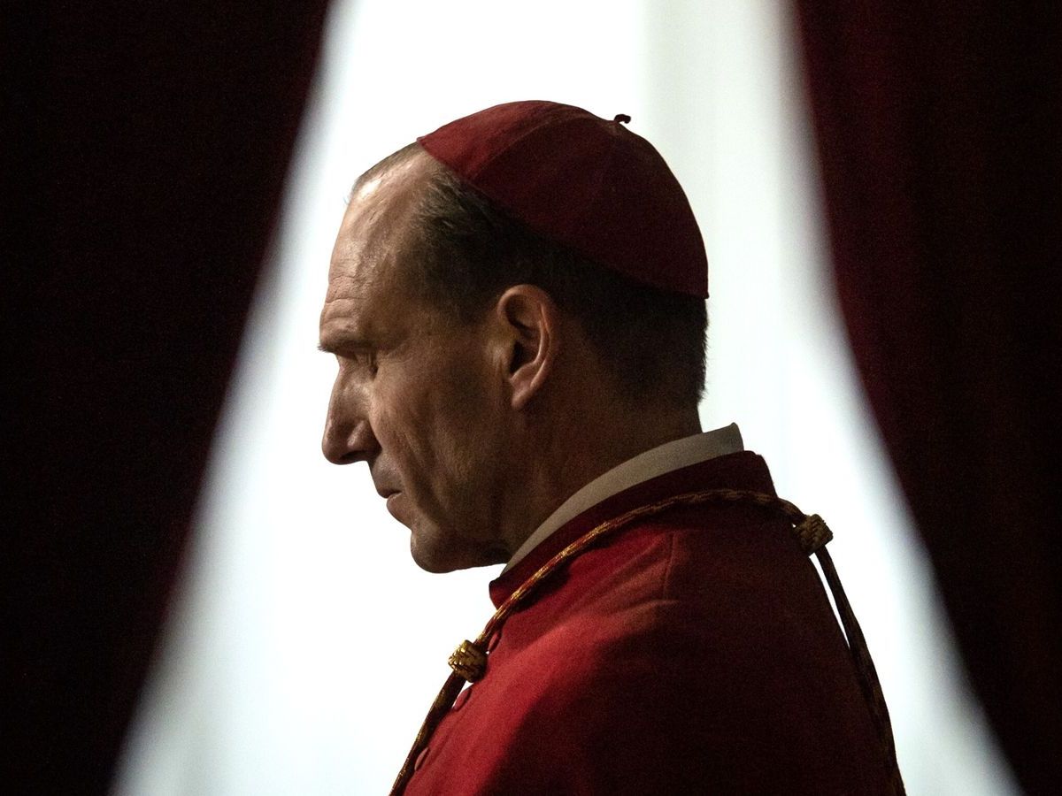 O silêncio, o dogma e a dúvida: leituras sobre o “Conclave”